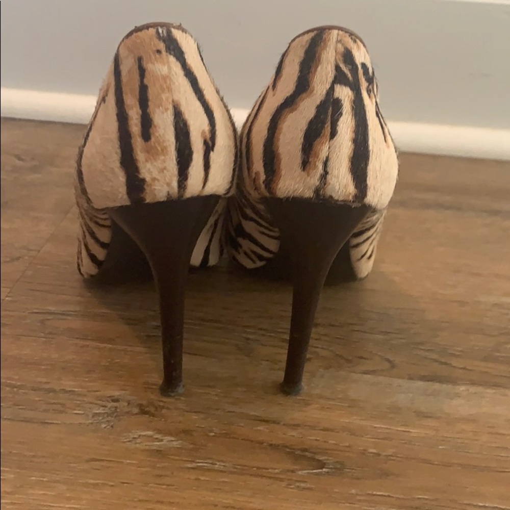 Pumps - Picture 2 of 3
